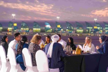 Dubai International veranstaltet erstes Ramadan-Bankett auf dem Rollfeld