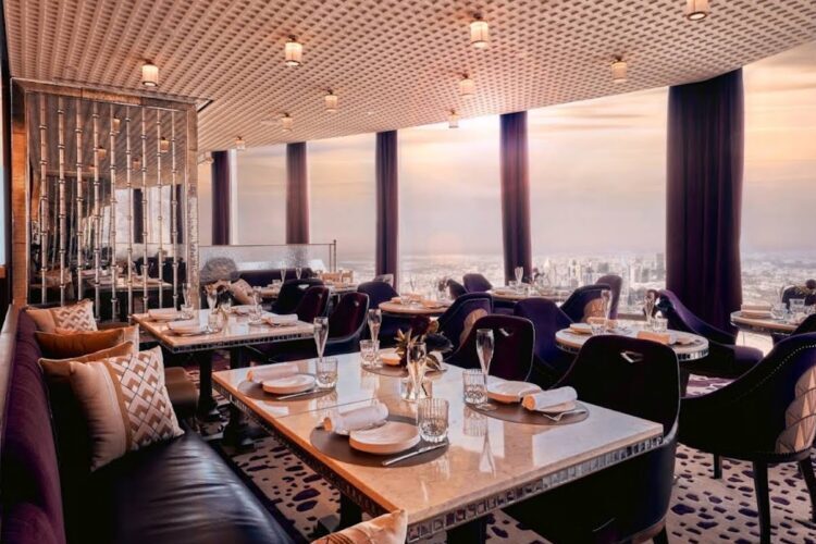 مطعم أتموسفير في برج خليفة دليل المطاعم في دبي
