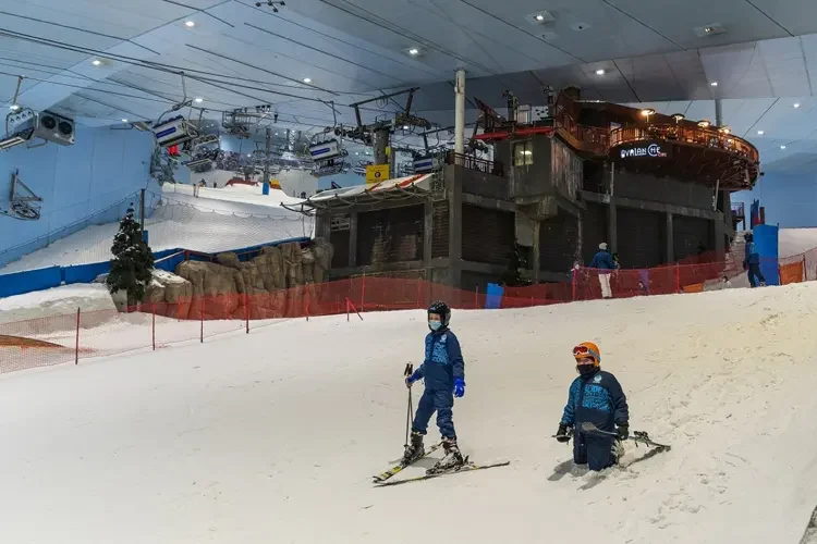 سكي دبي للتزلج افضل الاماكن السياحية في دبي للشباب