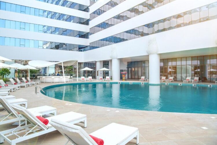 افضل فنادق للاطفال في دبي فندق الجداف روتانا سويت