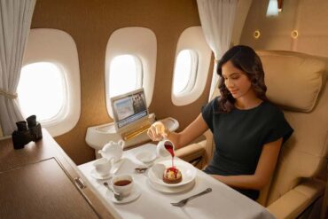 Emirates verwöhnt Passagiere mit 45 Millionen Stück Schokolade