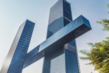 One Za 'abeel erhält vom Council of High-Rise Buildings and Urban Housing zwei Auszeichnungen für hervorragende Leistungen