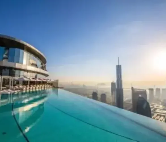 أفضل المسابح على أسطح الفنادق في دبي