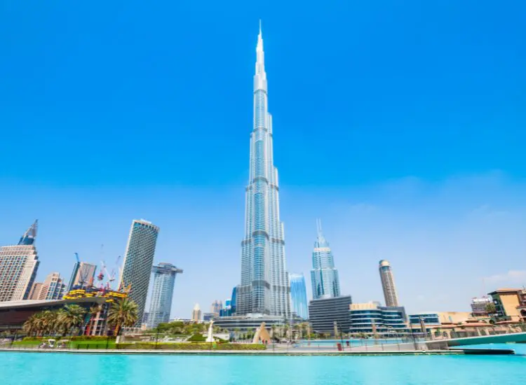 برج خليفةافضل الاماكن السياحية في دبي للشباب