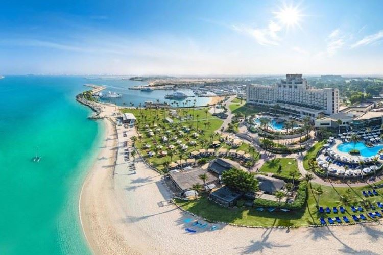 فنادق بحدائق مائية في دبي فندق فيرمونت النخلة