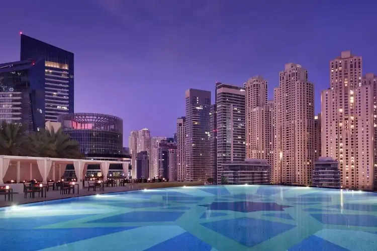 روف توب فندق العنوان مرسى دبي