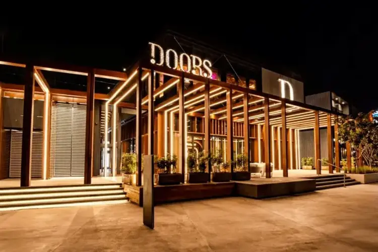 أفضل 5 مطاعم بأسعار معقولة في دبي 8 مطعم دورز فري ستايل جريل دبي