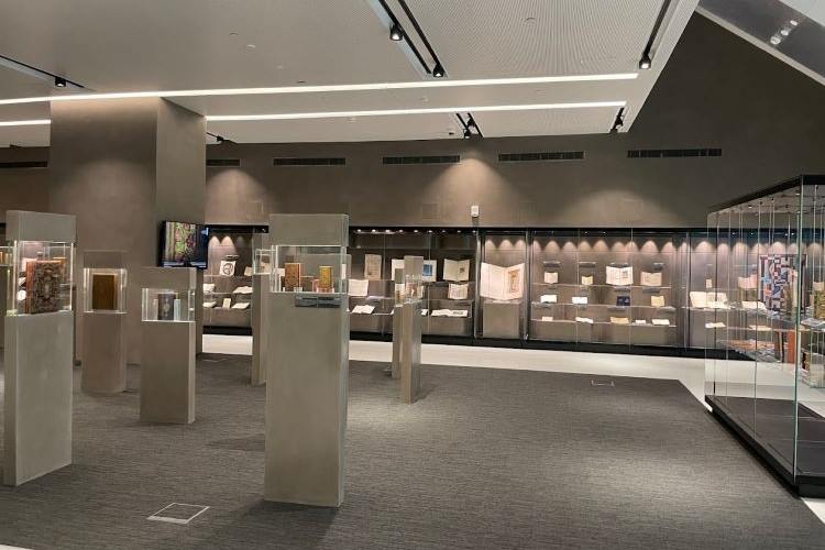 معرض كنوز المكتبة