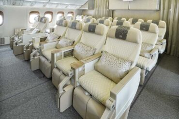 Emirates Airline modernisiert ihre erste Boeing 777
