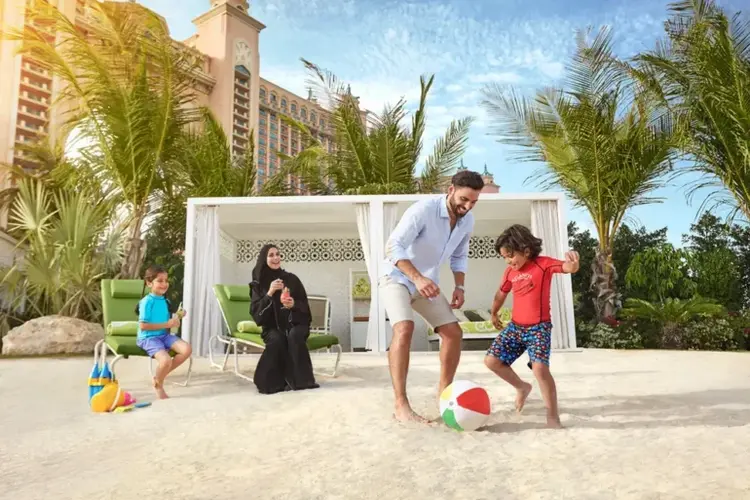  الكابانات الخاصة والمقاعد المميزة في حديقة أكوافنتشر المائية 