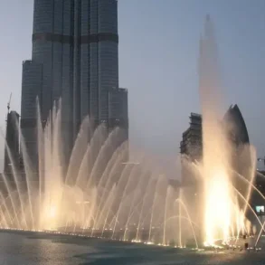 ممشى نافورة دبي الراقصة