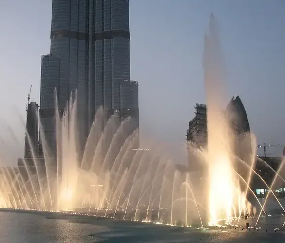 ممشى نافورة دبي الراقصة