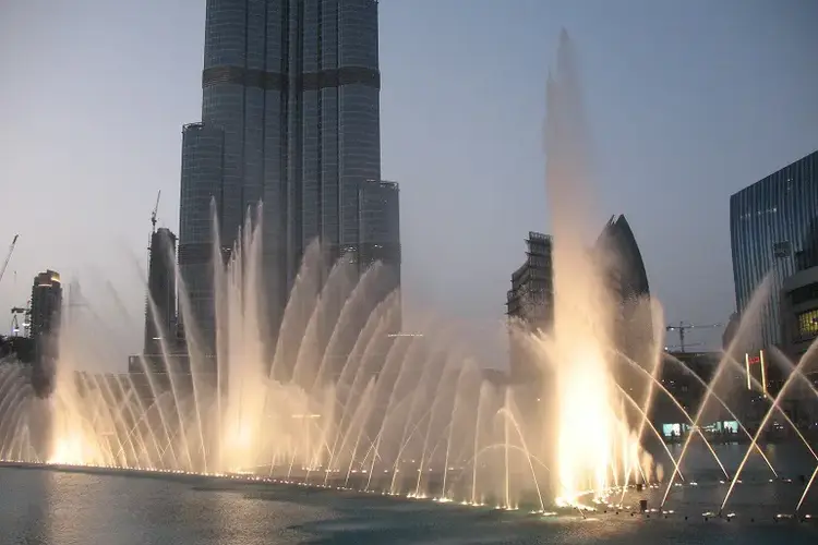 ممشى نافورة دبي الراقصة 1 ممشى نافورة دبي الراقصة