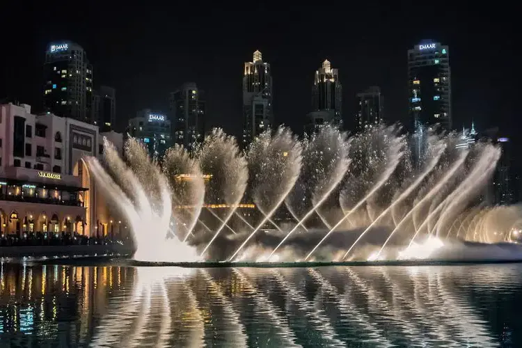 ممشى نافورة دبي الراقصة 4 نافورة دبي الراقصة