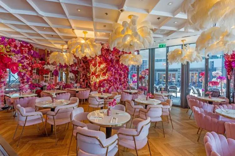 Cafés im City Walk Dubai