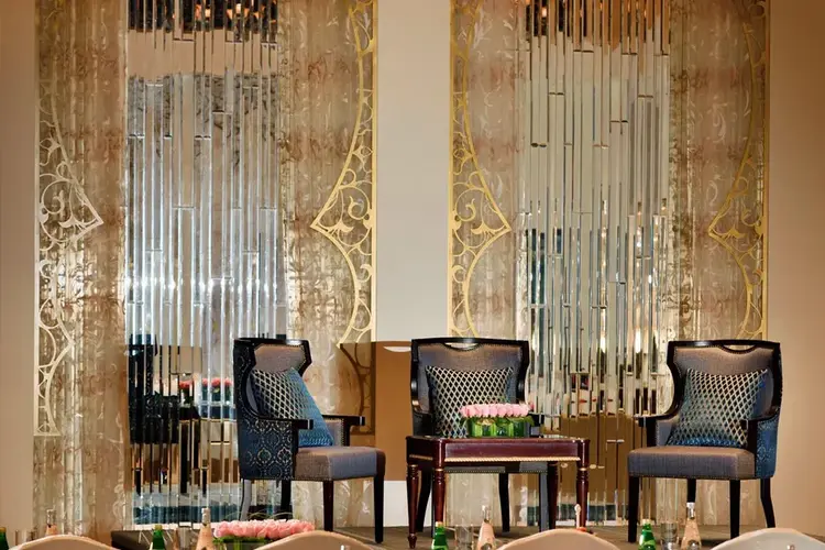 قاعات رجال الأعمال ون آند أونلي رويال ميراج