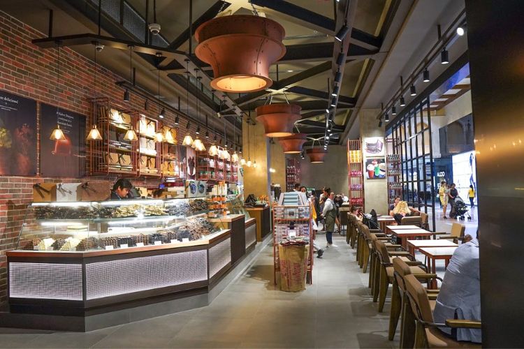 كافيه دنياسي دبي في مول ابن بطوطة