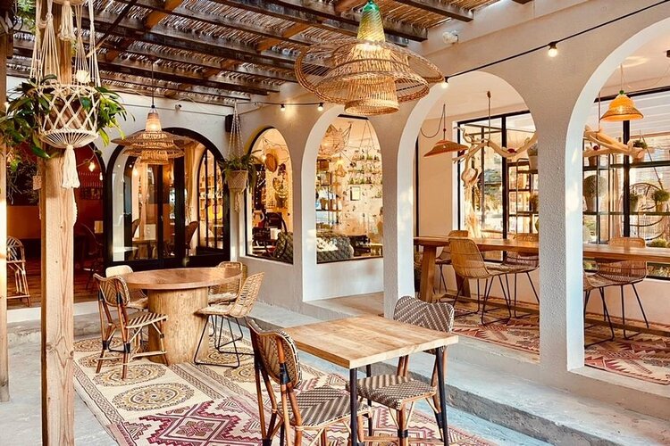 كوفيات دبي مع فيو 10 كافيه كوانتور 102 كوفيات دبي مع فيو