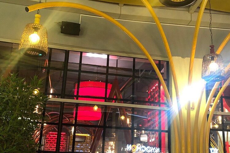 كانا كافيه  أجمل كافيهات دبي على البحر