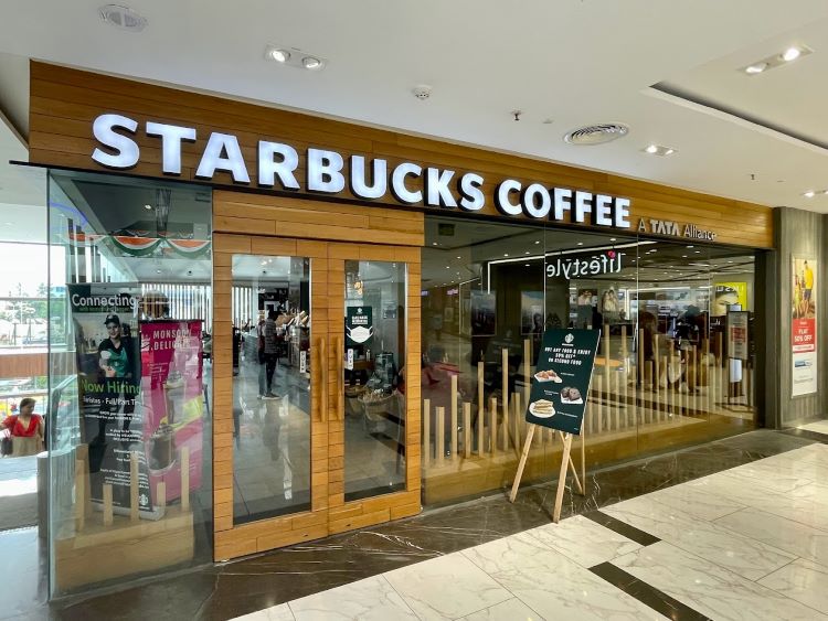مقهى Starbucks-Coffee افضل مقاهي مارينا دبي