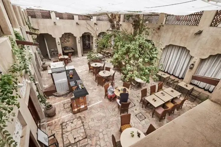 أفضل المقاهي الشعبية في دبي 4 مقهى اكس في إيه في دبي