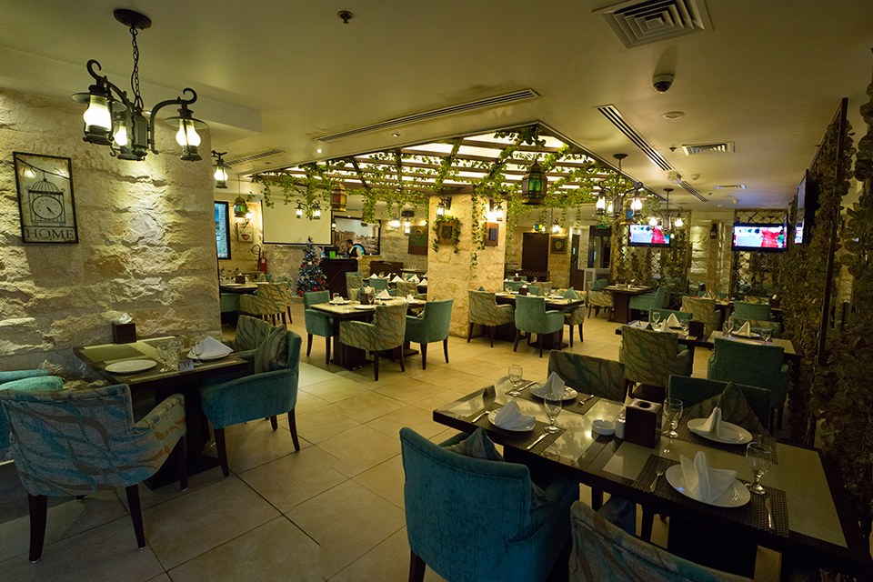 مقهى قطوف بدبي