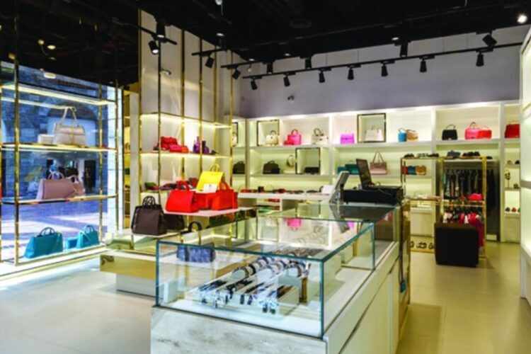 محلات الملابس ذا اوتلت فيليدج دبي