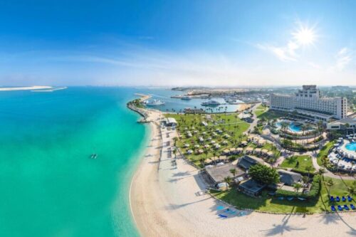 منتجعات دبي: خياركم المثالي للراحة والاستجمام 14 منتجع جيه ايه - فندق جيه ايه بيتش - دبي