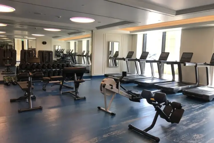  اللياقة البدنية في فندق فيرساتشي دبي