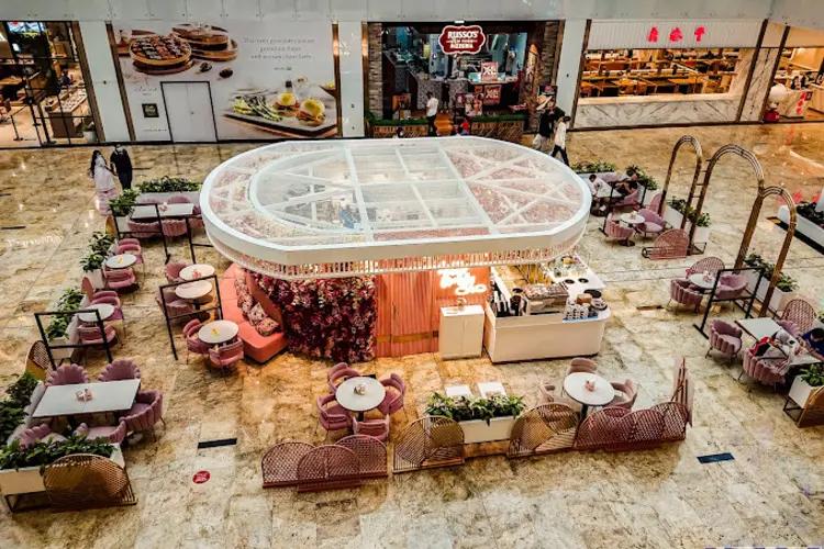 المقاهي في نخيل مول دبي