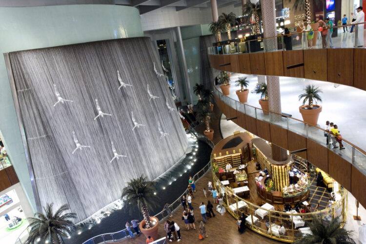 الوجبات الخفيفة والحلويات في دبي مول