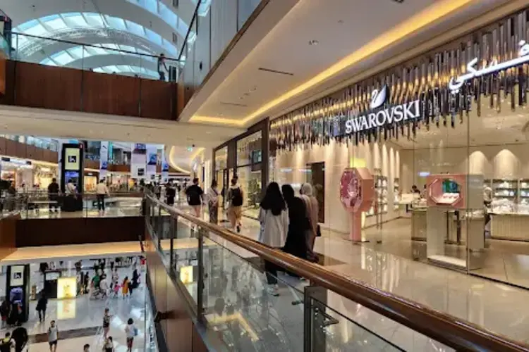 المعالم السياحية القريبة من فندق فيرساتشي