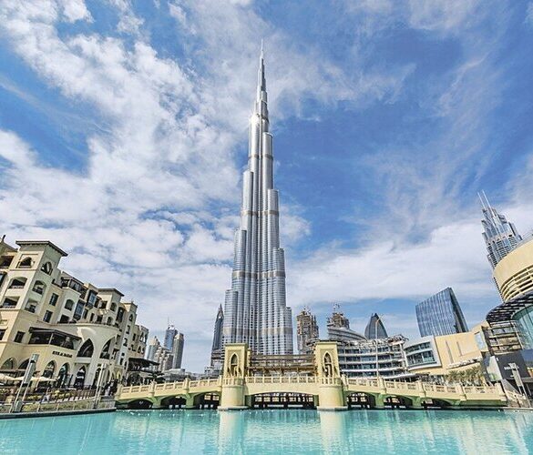 فنادق مطلة على برج خليفة ونافورة دبي