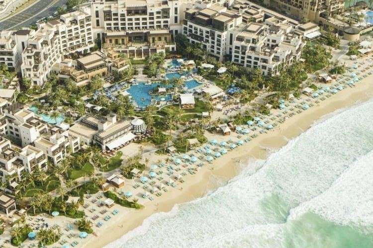 فنادق بحدائق مائية في دبي فندق جميرا النسيم