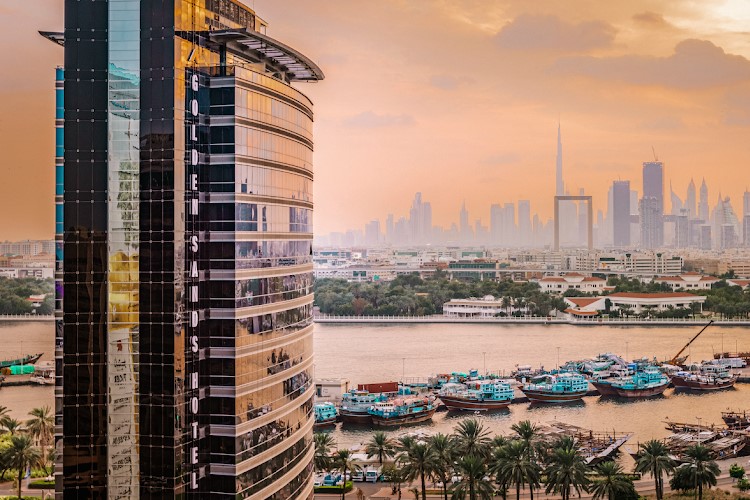فندق جولدن ساندز خور دبي من افضل فنادق دبي للاطفال