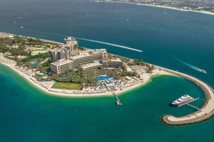 فنادق بحدائق مائية في دبي فندق ريكسوس ذا بالم 