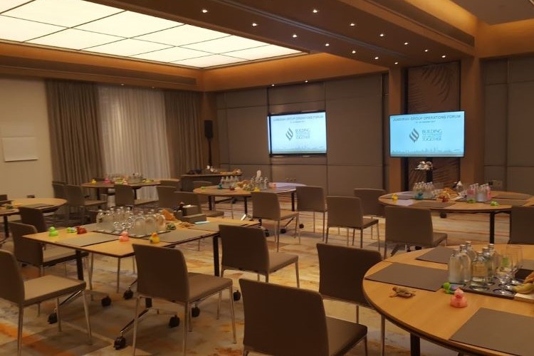 قاعات رجال اعمال فندق جميرا النسيم