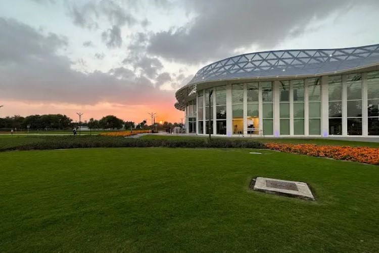 الحديقة القرانية في دبي: فريدة تجمع بين الطبيعة والروحانية 8 متاجر بيع النباتات في الحديقة القرانية