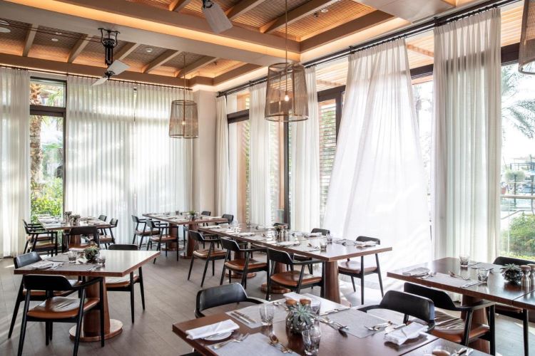 مطاعم فندق جميرا النسيم