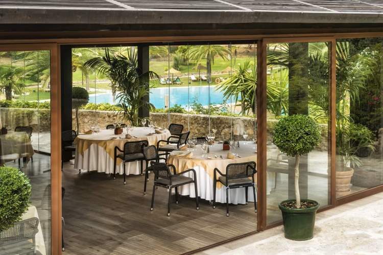 فندق ديوكس النخلة - رفاهية بريطانية في قلب دبي 14 قاعات زفاف فندق ديوكس النخلة