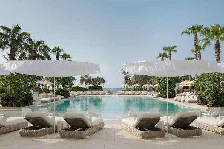 مسبح فندق ديلانو دبي الخاص