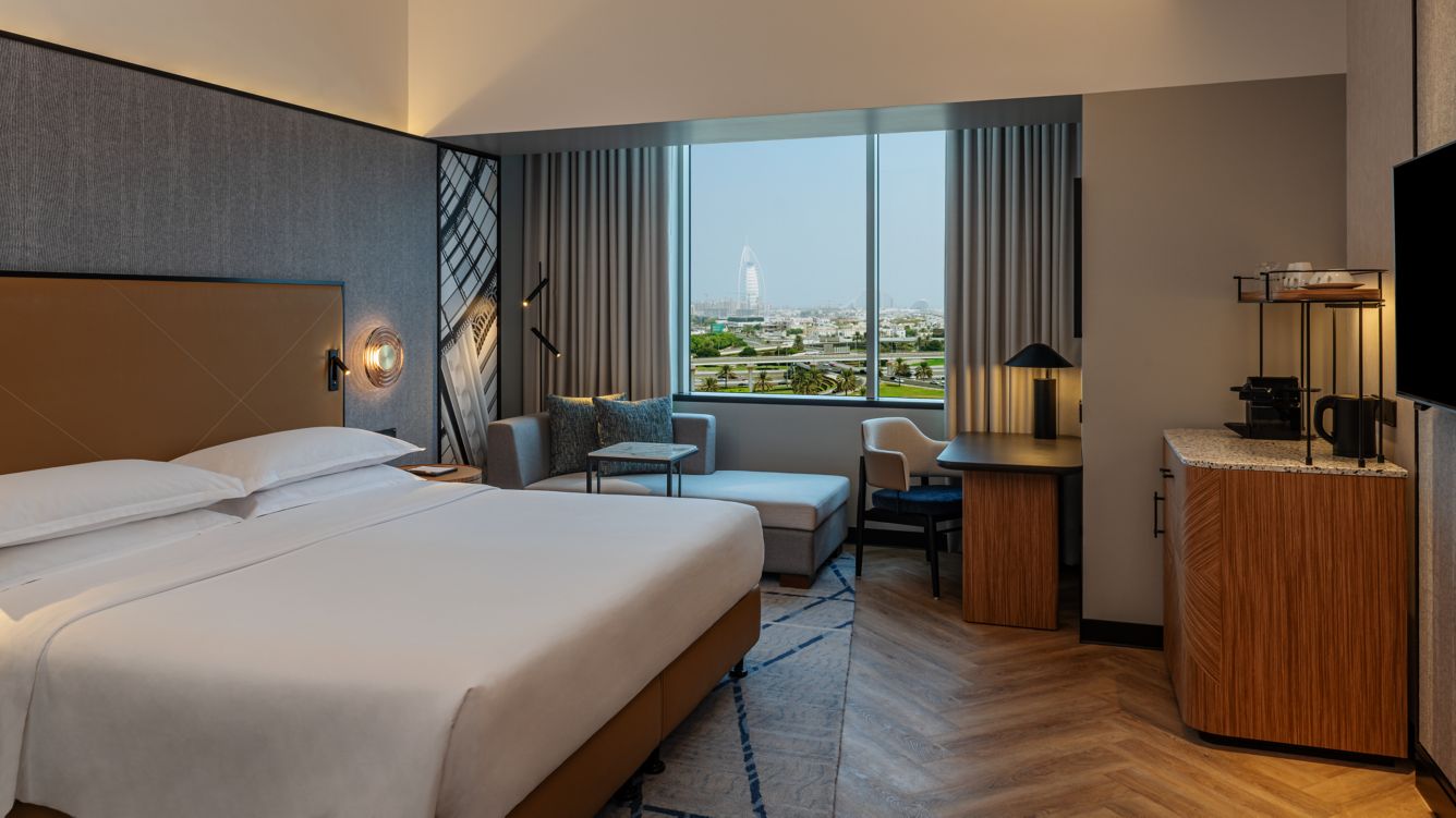 فندق شيراتون - غرف وأجنحة فاخرة 