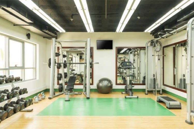 فندق كورال دبي ديرة: تجربة فاخرة في قلب دبي 8 النادي الصحي في فندق كورال دبي ديرة