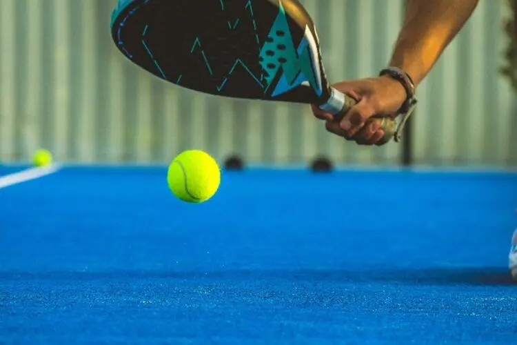 إقامة فاخرة في فندق جيه ايه اوشن فيو بدبي 12 تنس البادل فندق جيه ايه اوشن فيو