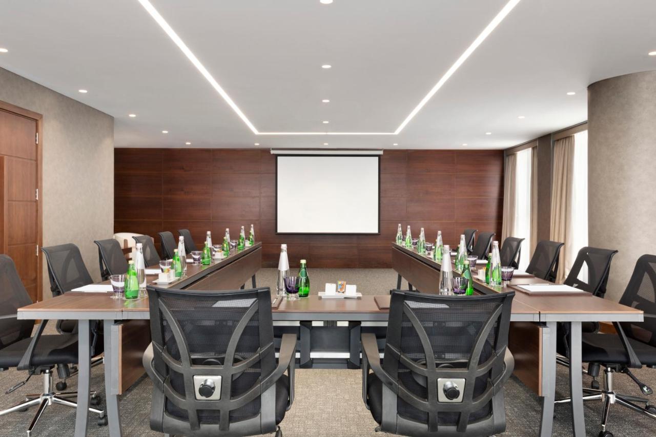 ذا فيرست كوليكشن مارينا - قاعات رجال الأعمال