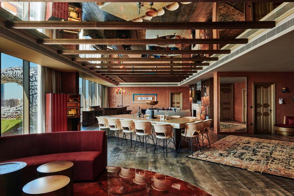  مطاعم فندق 25 ساعة دبي