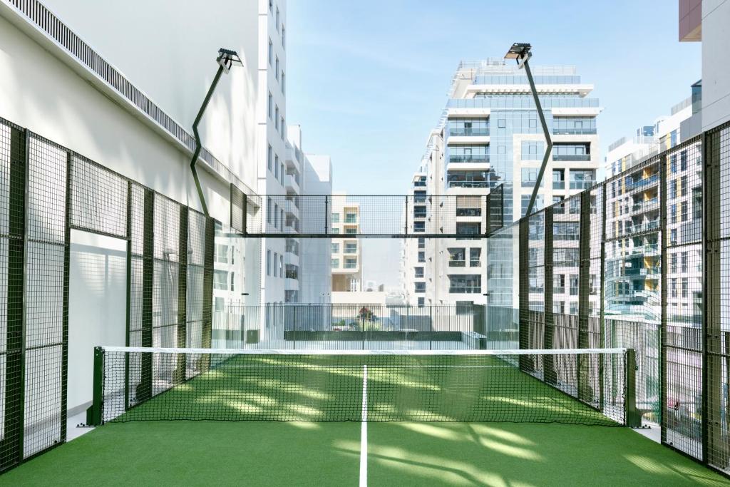  ملعب تنس بادل في فندق The Muse 22 دبي