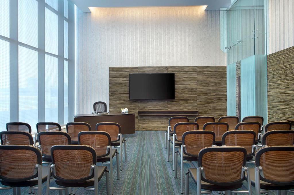 فندق أتانا دبي- قاعات رجال الأعمال