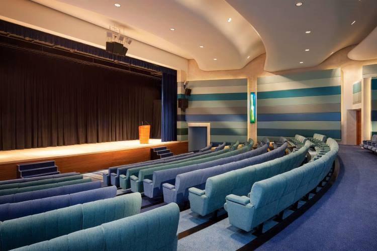 فندق جميرا بيتش: ملاذك الفاخر على شواطئ دبي 14 فندق جميرا بيتش - قاعات الاجتماعات