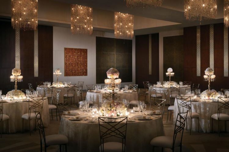 فندق ذا اتش دبي: وجهة إقامة مثالية للفخامة 14 قاعات زفاف فندق ذا اتش دبي